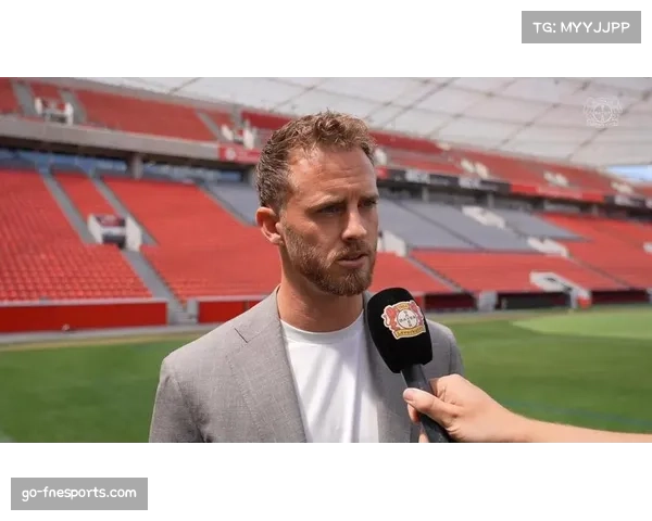 勒沃库森门将弗莱肯受伤缺阵 球队后防线面临重组考验 勒沃库森门将弗莱肯受伤缺阵 球队后防线面临重组考验